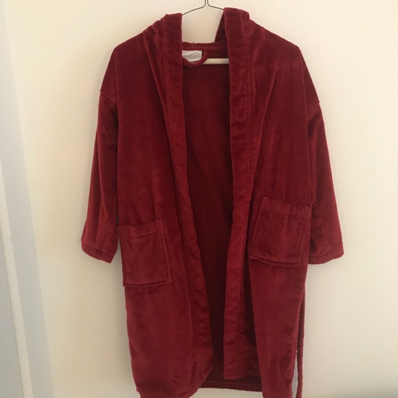 Ruby Red Robe - Picture 4 of 4